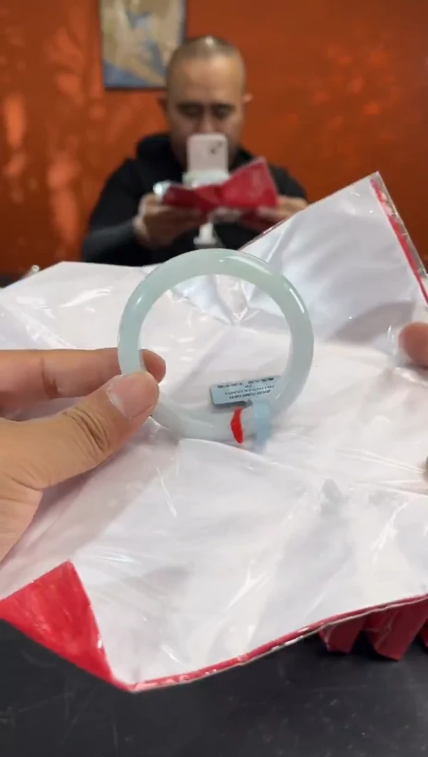 未镶嵌手镯翡翠4