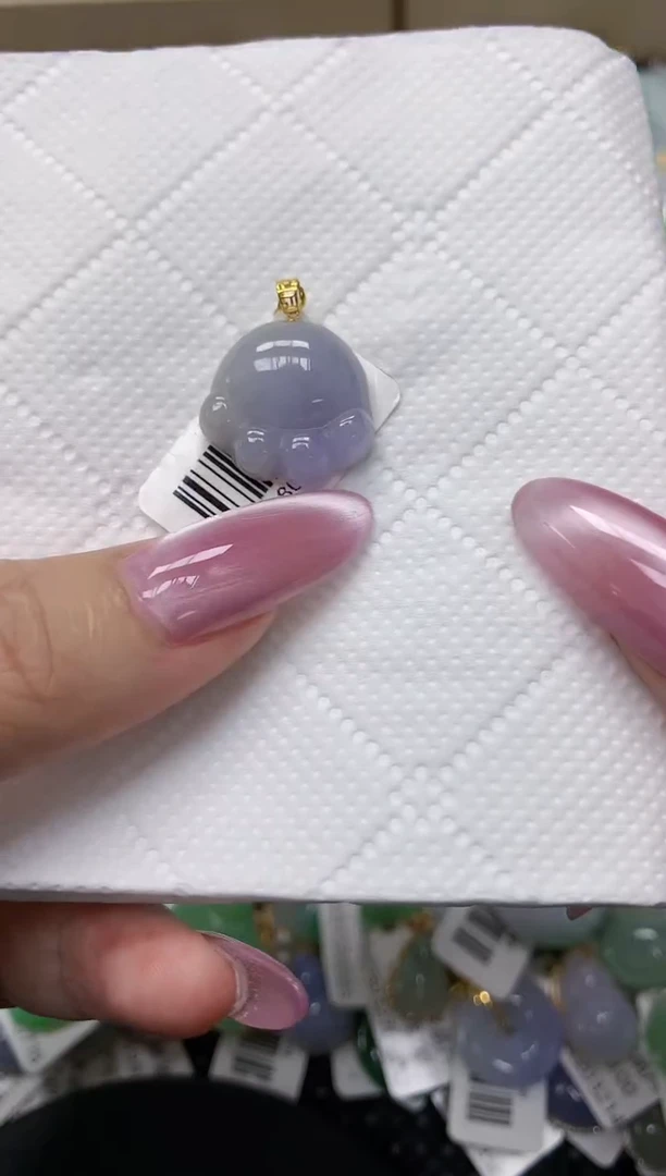 翡翠18K金镶嵌颈饰111111111