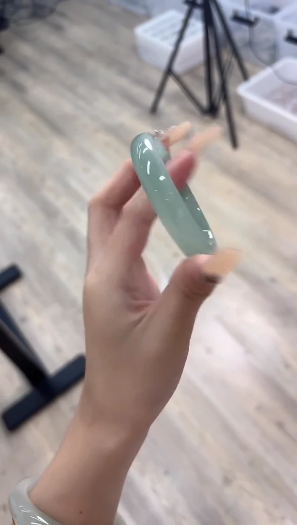 未镶嵌手镯石英质玉347-52D