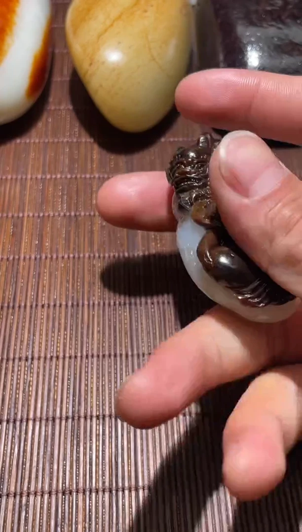 颈饰未镶嵌和田玉厚**物0