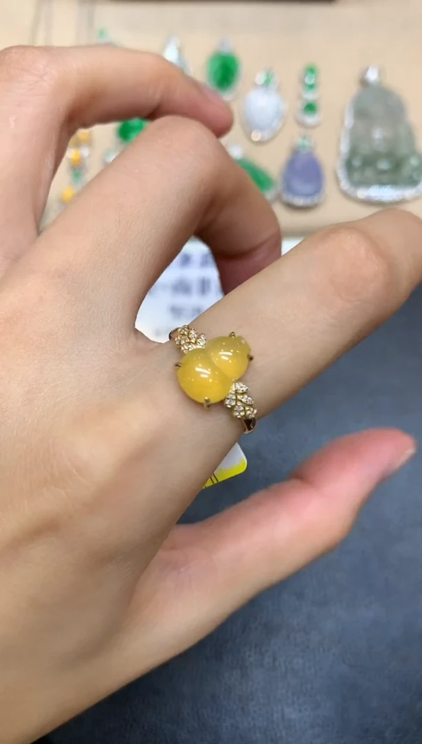 18K金镶嵌戒指翡翠葫芦【无服务费【48小时鉴赏期】