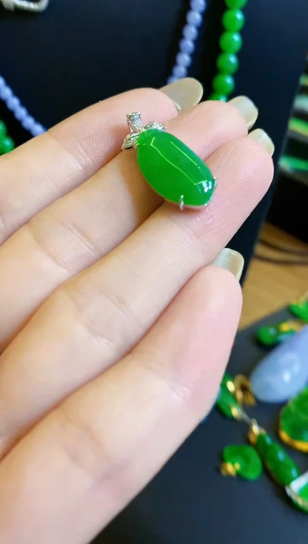 【闪购商品】定制翡翠18K金镶嵌瓜