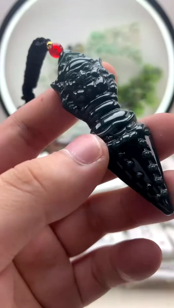 颈饰未镶嵌翡翠降魔杵