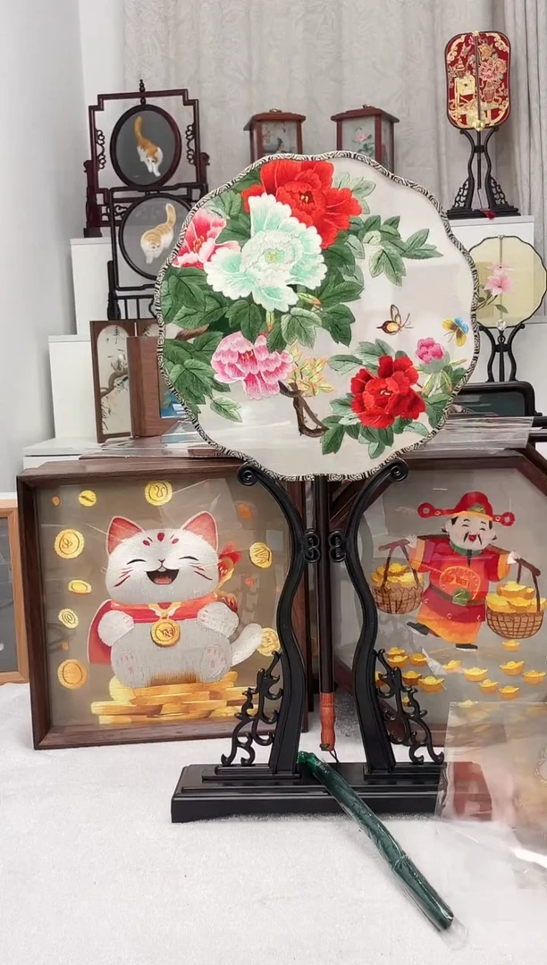 扇子苏绣作品手工团扇