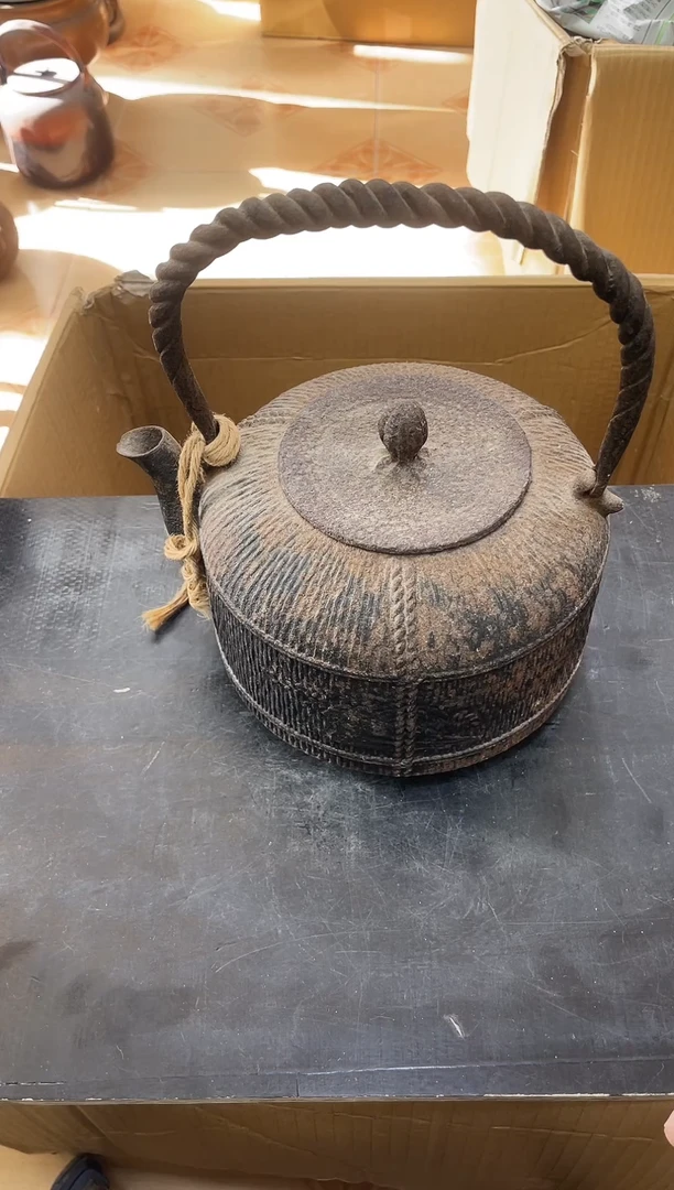 壶 如图所示 阁集工艺品