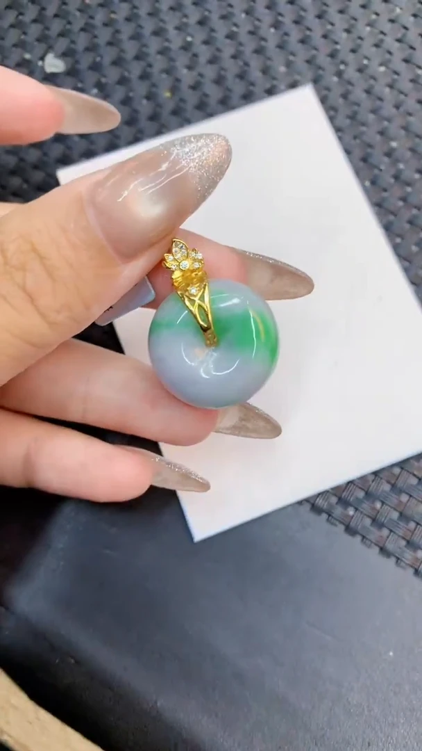 颈饰未镶嵌翡翠1