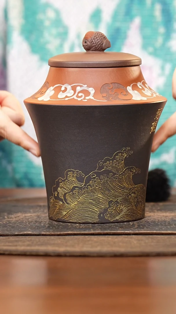 紫砂茶叶罐金鱼钮上红下黑刻静观海浪茶叶罐