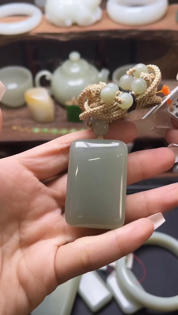 【闪购商品】和田玉手串未镶嵌且末青白 无事牌A+ 30794