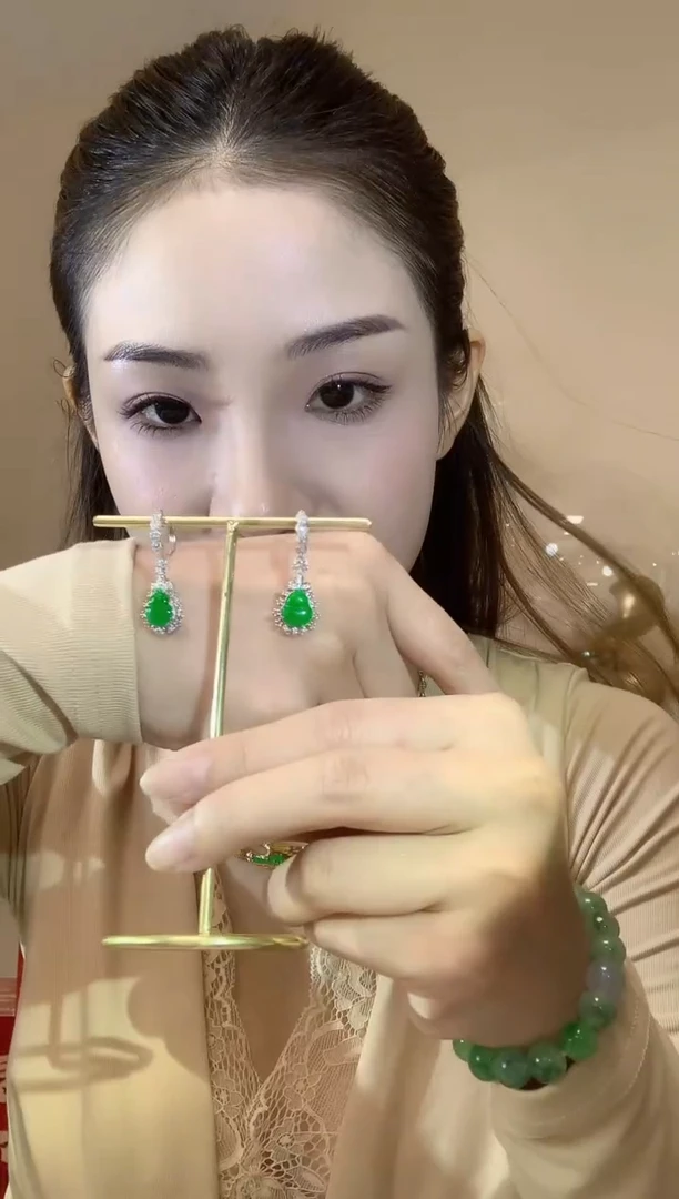 18K金镶嵌翡翠耳饰A55  多样性发货一件
