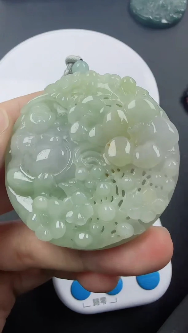 【闪购商品】翡翠颈饰未镶嵌山水1111