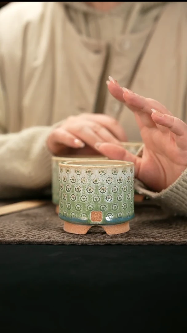 Y-口径6花盆-01-04-457特默认有瑕