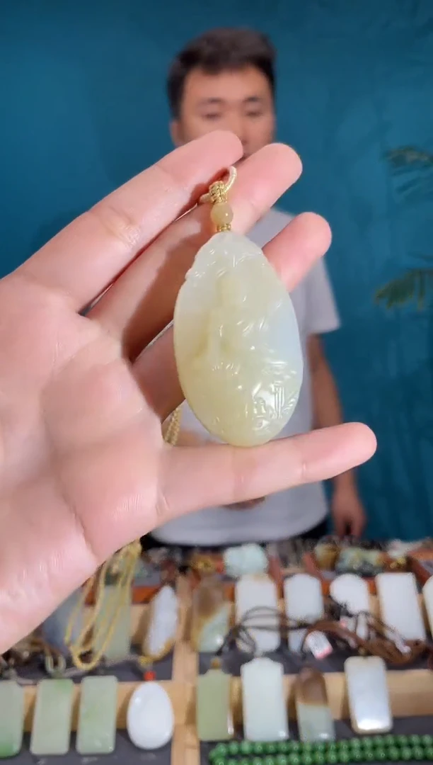 颈饰未镶嵌和田玉1