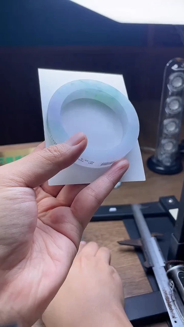 未镶嵌手镯定制翡翠凯*柠定制