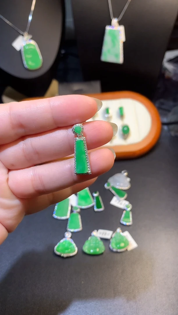 翡翠银S925镶嵌吊坠(不含链)翡翠满绿吊坠