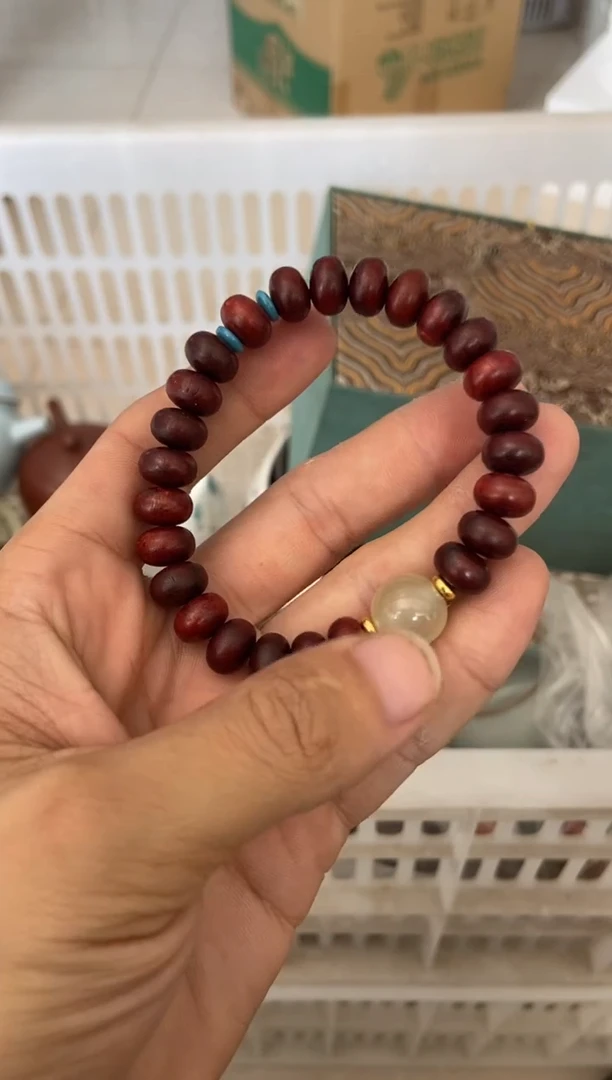 无运费险有瑕疵的摄影的产品有使用过的痕迹有点脏介意勿拍