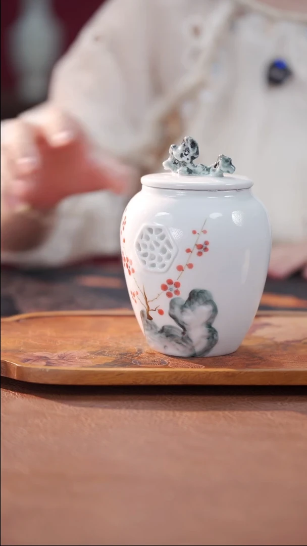 太湖石开窗茶叶罐