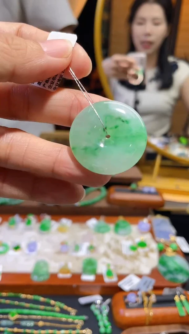 颈饰未镶嵌翡翠假一赔三