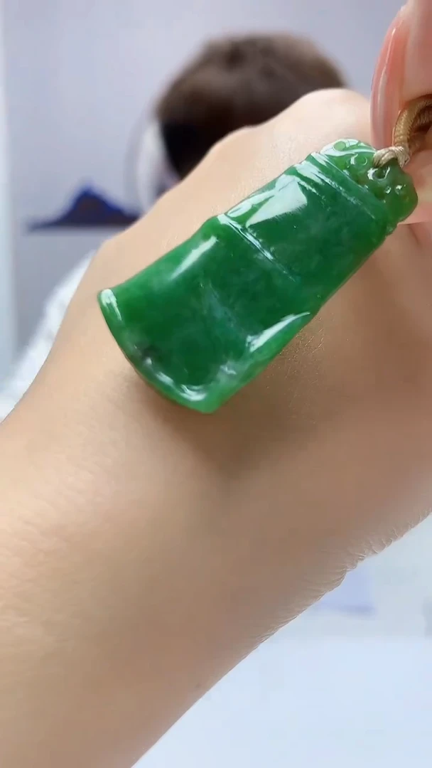 【闪购商品】定制翡翠未镶嵌4868DD-毛货挂件52