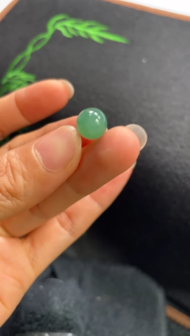 定制翡翠未镶嵌翡翠绿珠卡8+