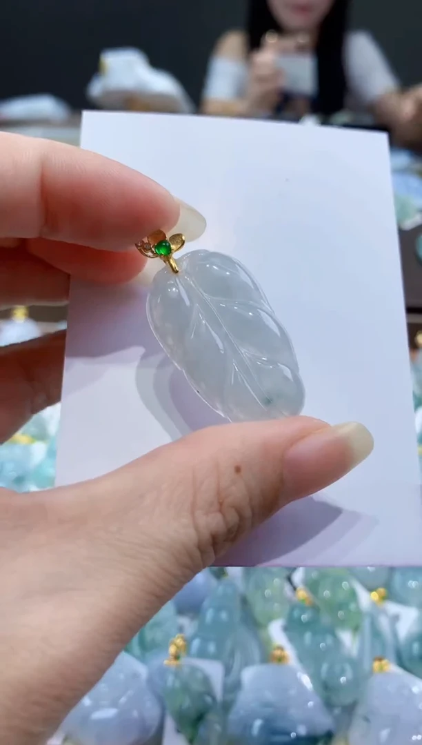 颈饰未镶嵌翡翠天然翡翠A货挂件