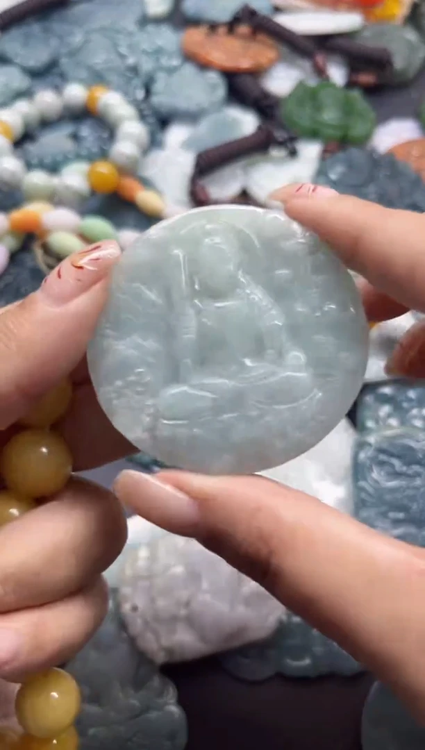 【闪购商品】翡翠吊坠(不含链)未镶嵌翡翠