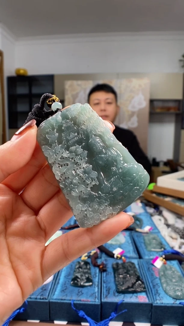 颈饰未镶嵌翡翠多样性发其一
