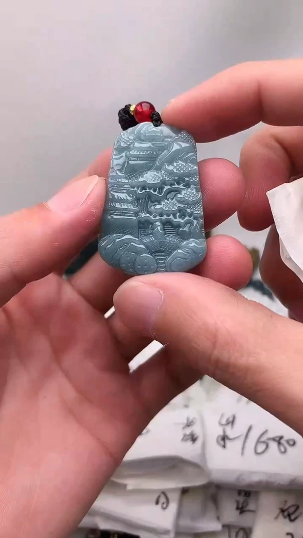 颈饰未镶嵌翡翠山水牌