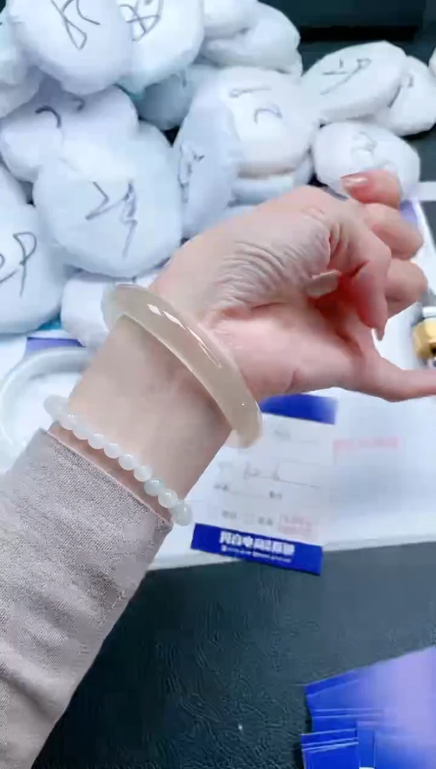 【闪购商品】石英质玉手镯未镶嵌 香槟金手镯-62