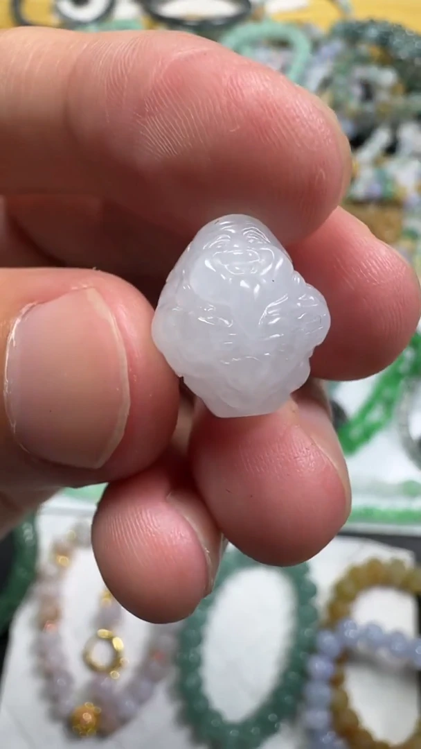 翡翠未镶嵌颈饰【闪购商品】 天然翡翠