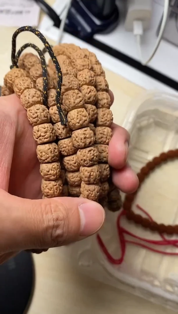 金刚菩提手串荟供黄点龙单圈9.5左右