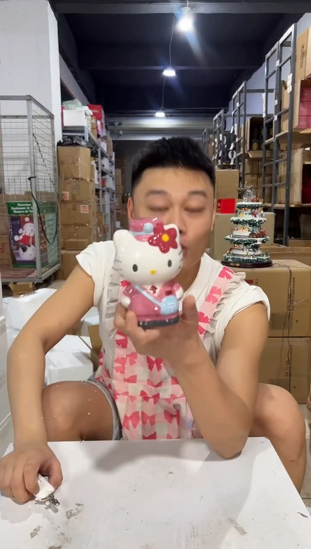 瓷片粉色邮递员kt存钱罐