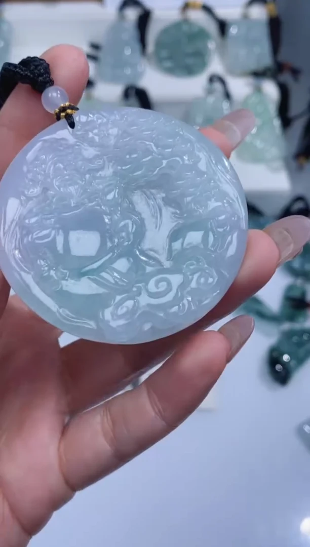 颈饰未镶嵌翡翠吊坠