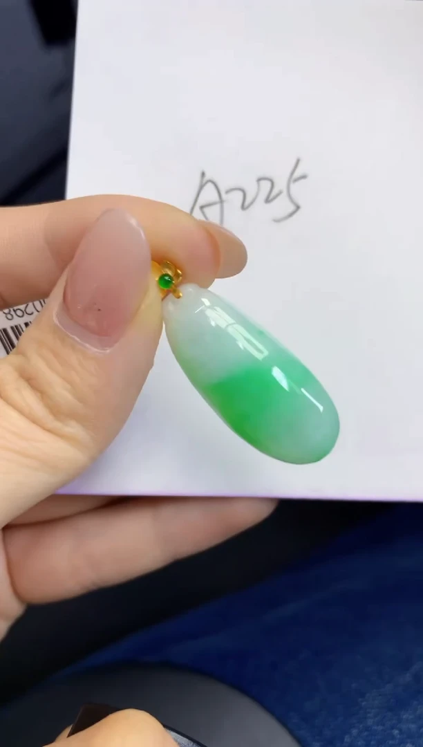 颈饰18K金镶嵌翡翠天然A货缅甸翡翠百元以上9元证书费自理