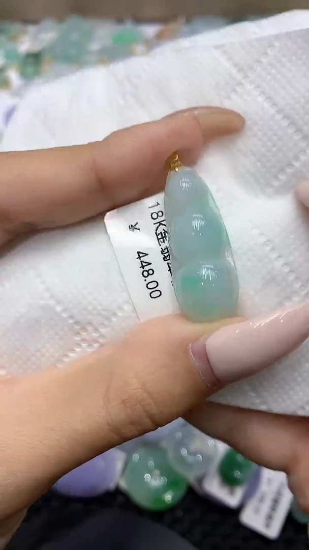 颈饰18K金镶嵌翡翠111111111111