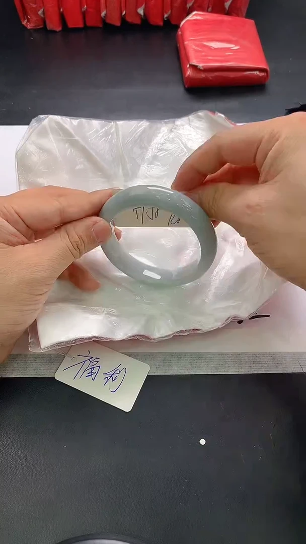 翡翠手镯未镶嵌25