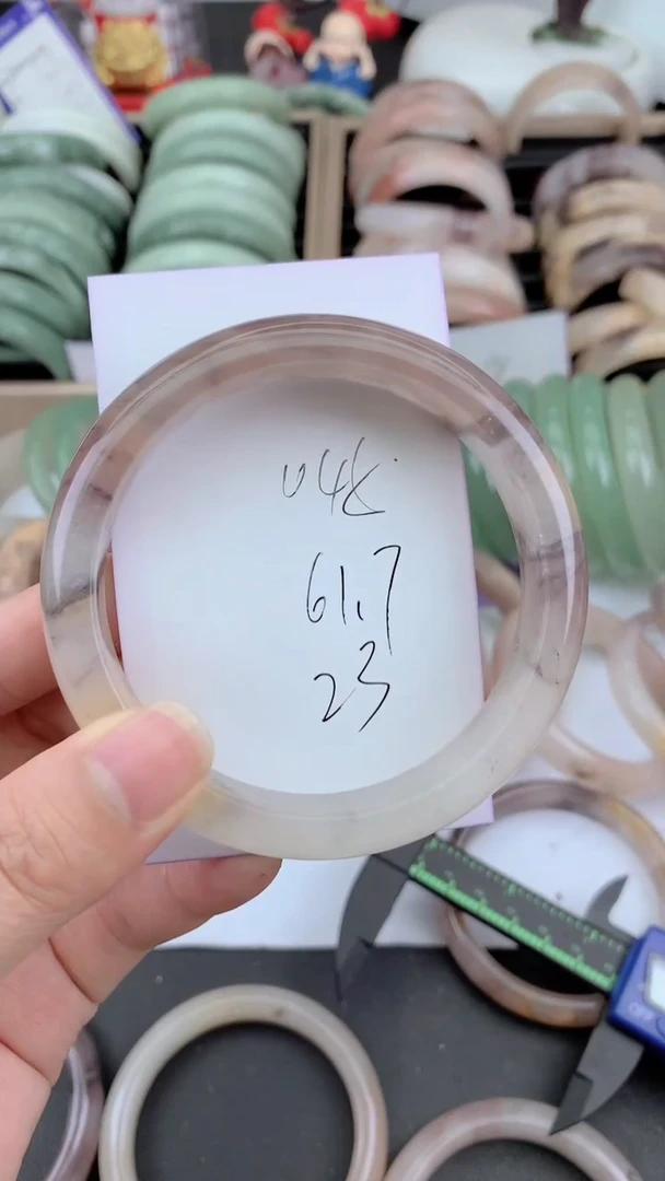 未镶嵌手镯石英质玉045