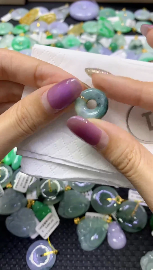 颈饰未镶嵌翡翠天然缅甸翡翠A货