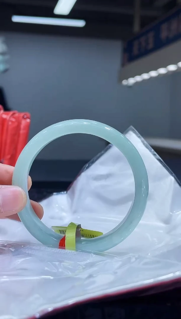 未镶嵌手镯翡翠18