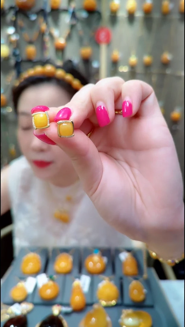 银S925镀金镶嵌蜜蜡耳饰﹣A750蜜蜡耳坠