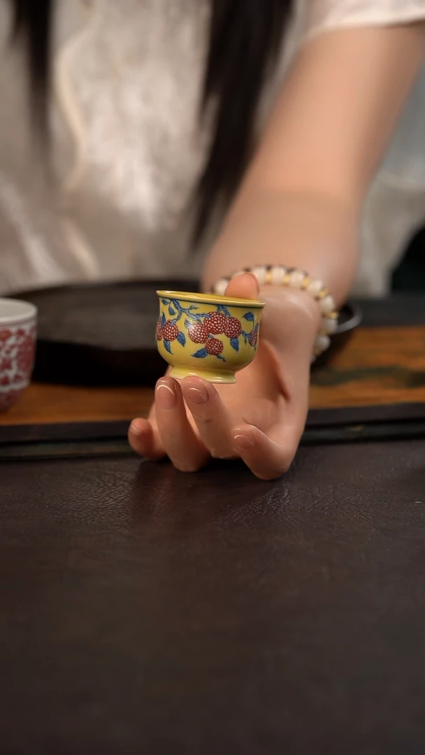 贵红窑黄釉青花釉里红杨梅小炉式杯