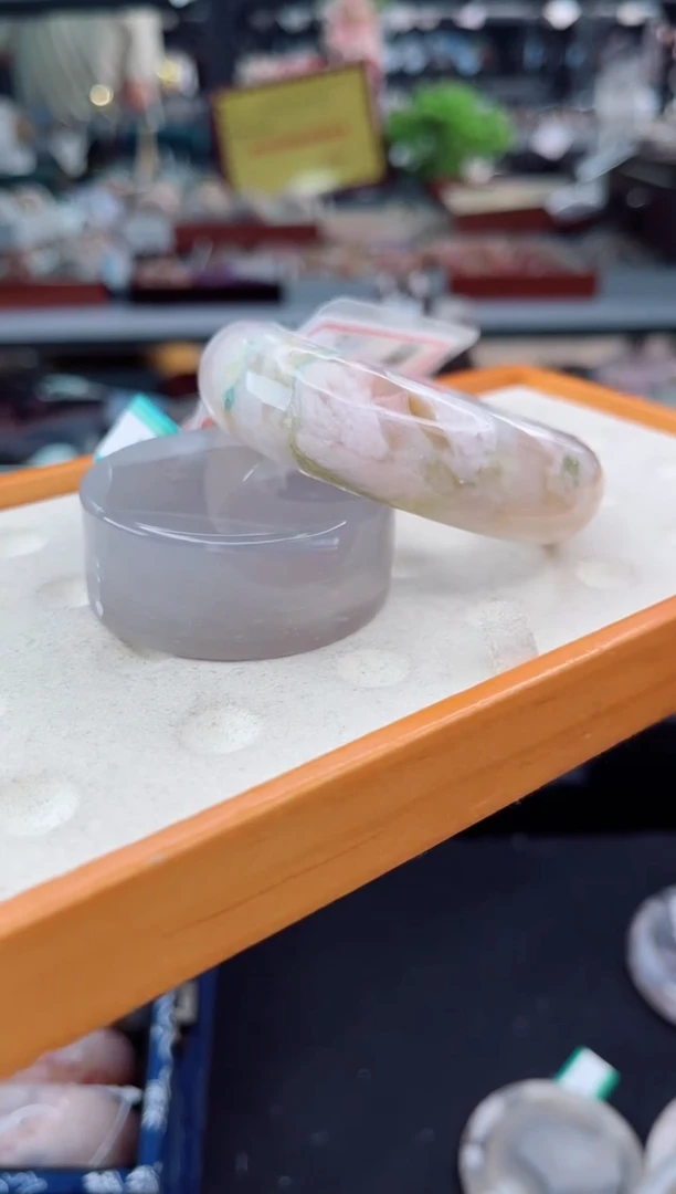 【闪购商品】石英质玉手镯未镶嵌54圈口（赠品镯心）3918040