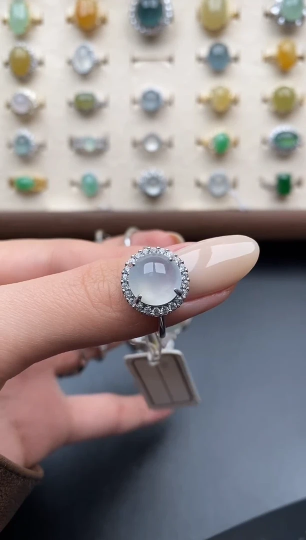 银S925镶嵌戒指翡翠一物一证一礼盒有纹