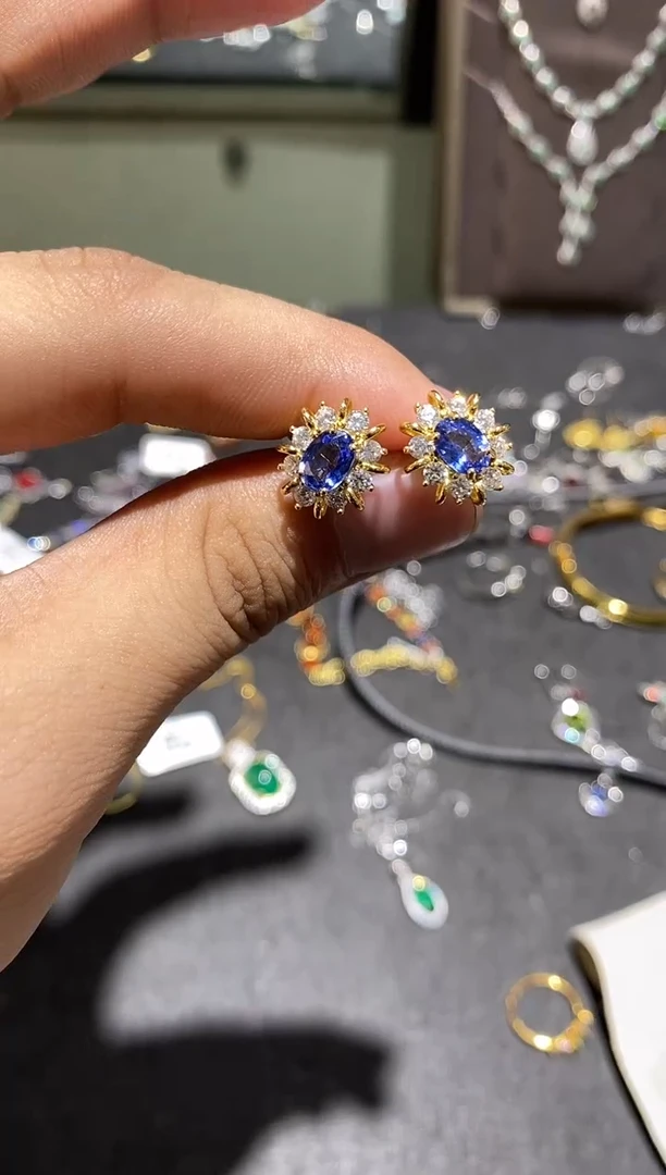 耳饰蓝宝石银S925镶嵌耳饰