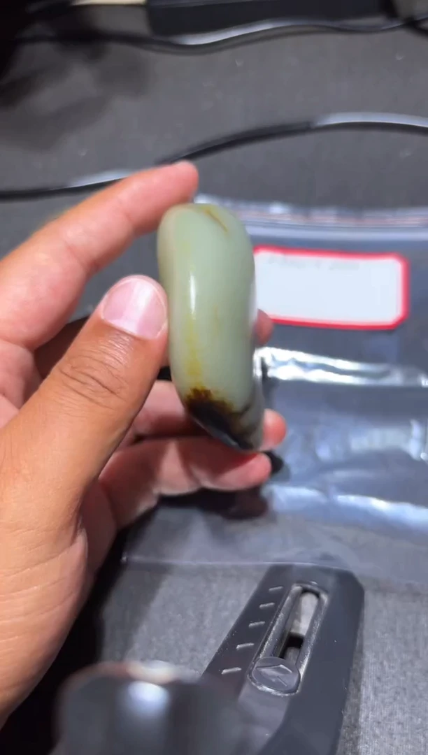 未镶嵌和田玉（糖玉）挂件和田玉