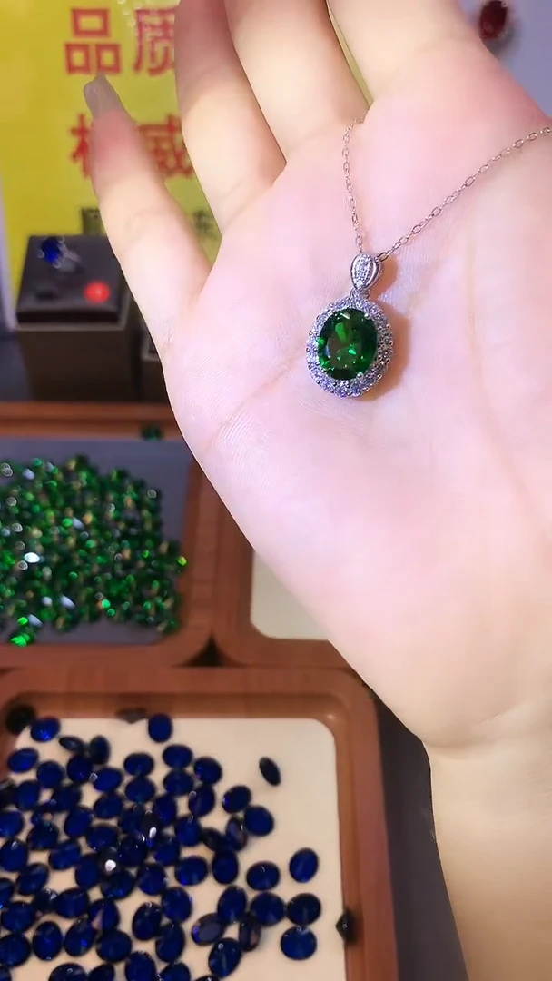 银S925镶嵌吊坠(赠链)碧玺.........