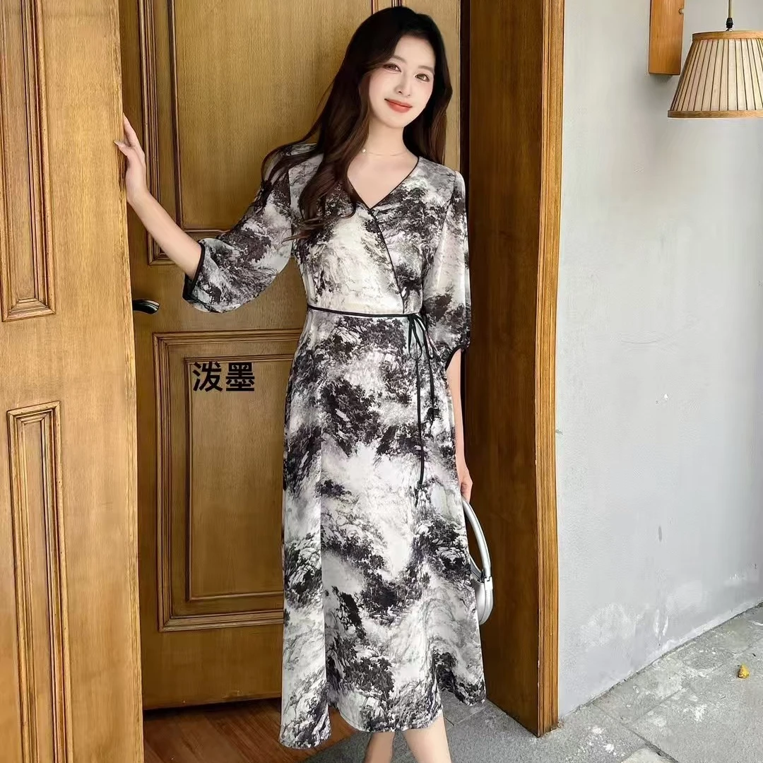 夏季新款法式复古碎花收腰系带修身A字连衣裙女