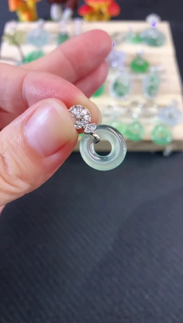 吊坠(不含链)未镶嵌翡翠16不退不换|180