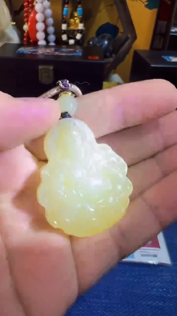 和田玉未镶嵌挂件和田 暖羊脂财神挂坠（飞铃文玩）