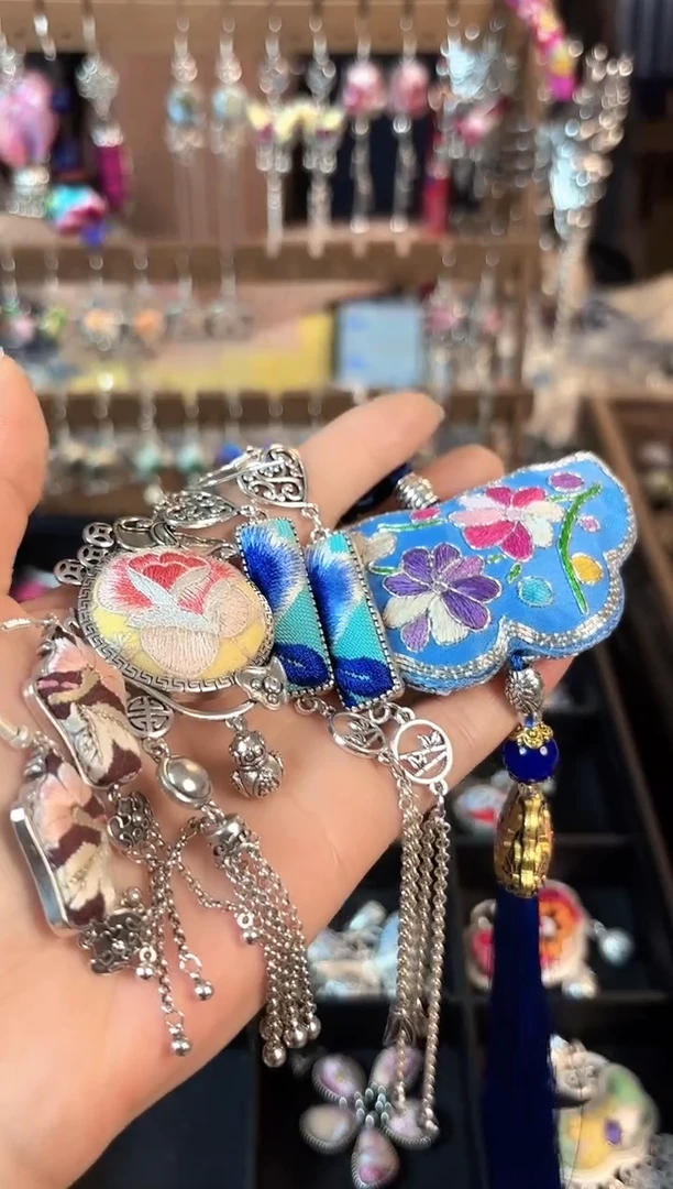 织绣?**?彩云南阁非遗老绣500