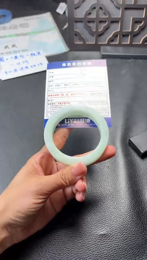 未镶嵌定制手镯不退不换定制翡翠爱****始定制手镯不退不换